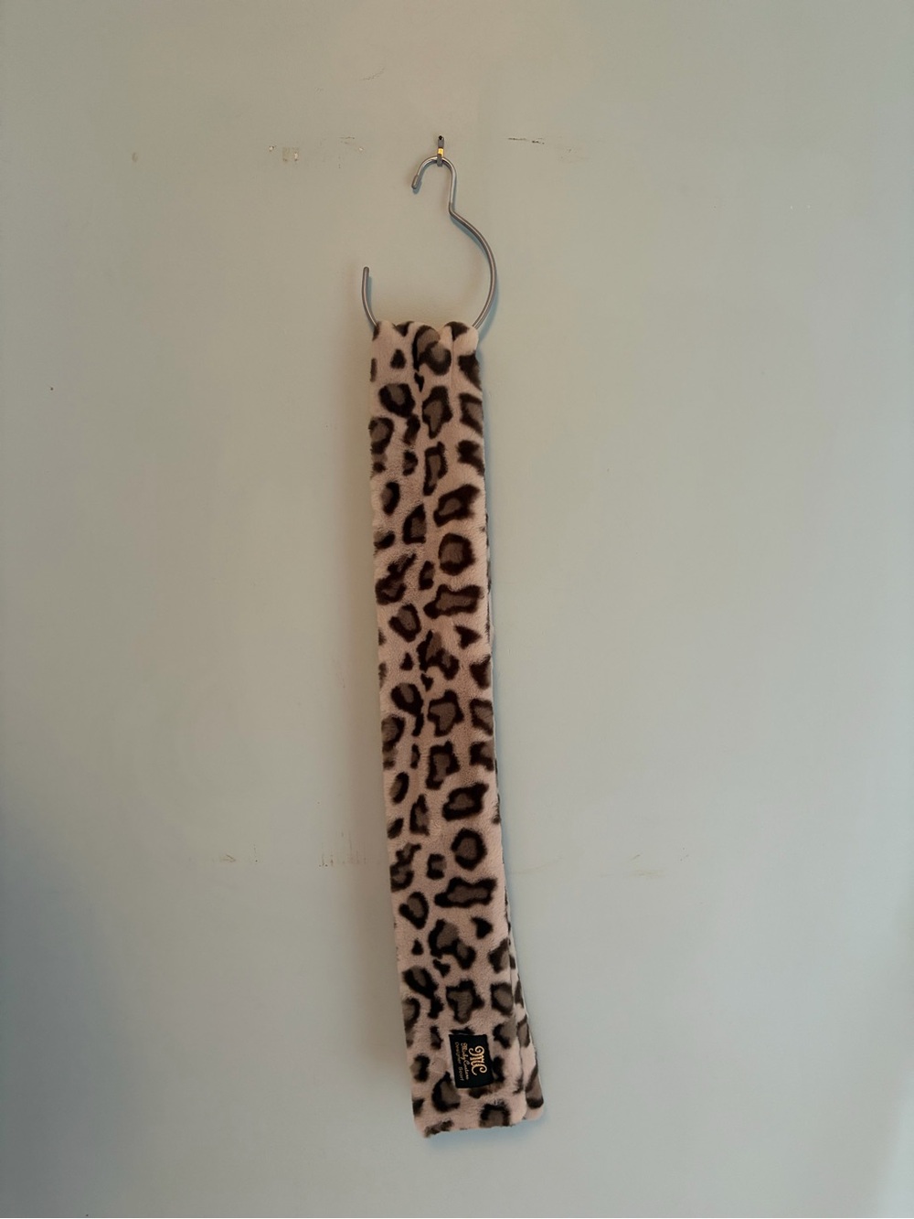 NWOT Leopard Print Faux Fur Scarf - Gray/Black